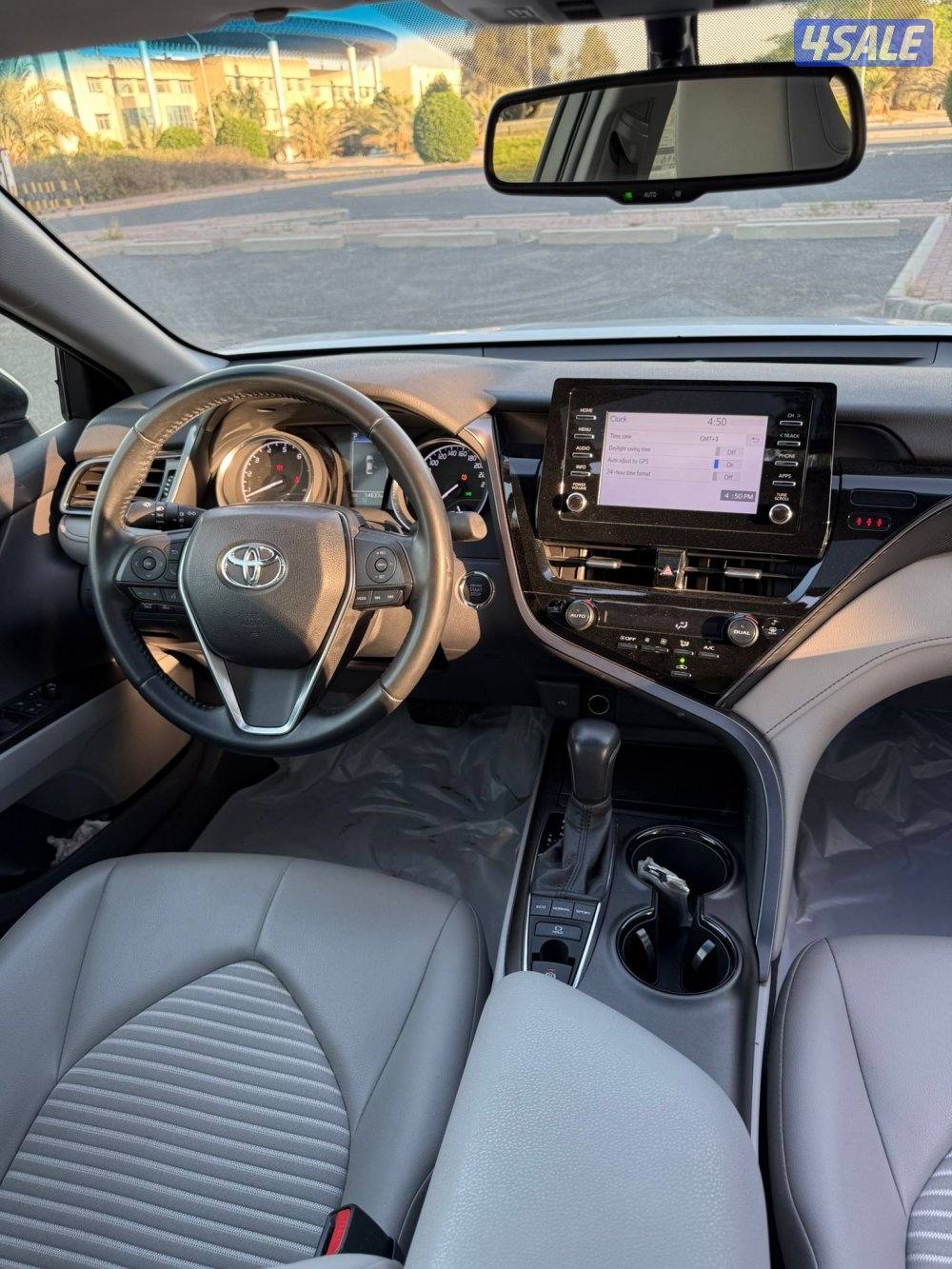 كامري 2024 ماشي 14 الف صبغ الوكاله اعلى فئه تحت الكفاله سيرفيس مجاني9