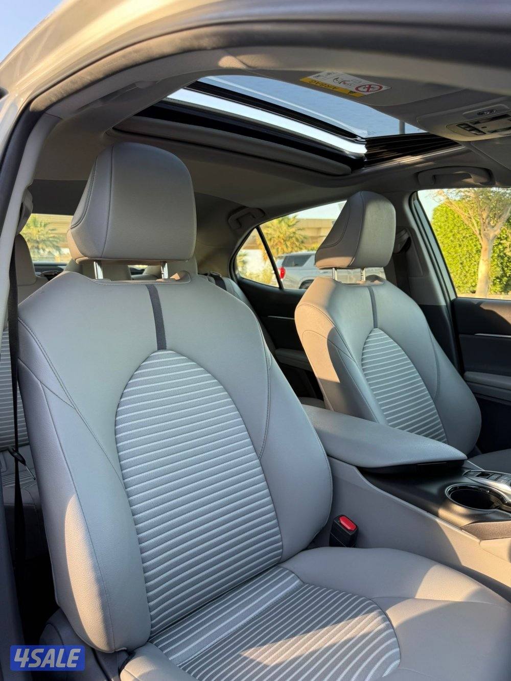 كامري 2024 ماشي 14 الف صبغ الوكاله اعلى فئه تحت الكفاله سيرفيس مجاني10