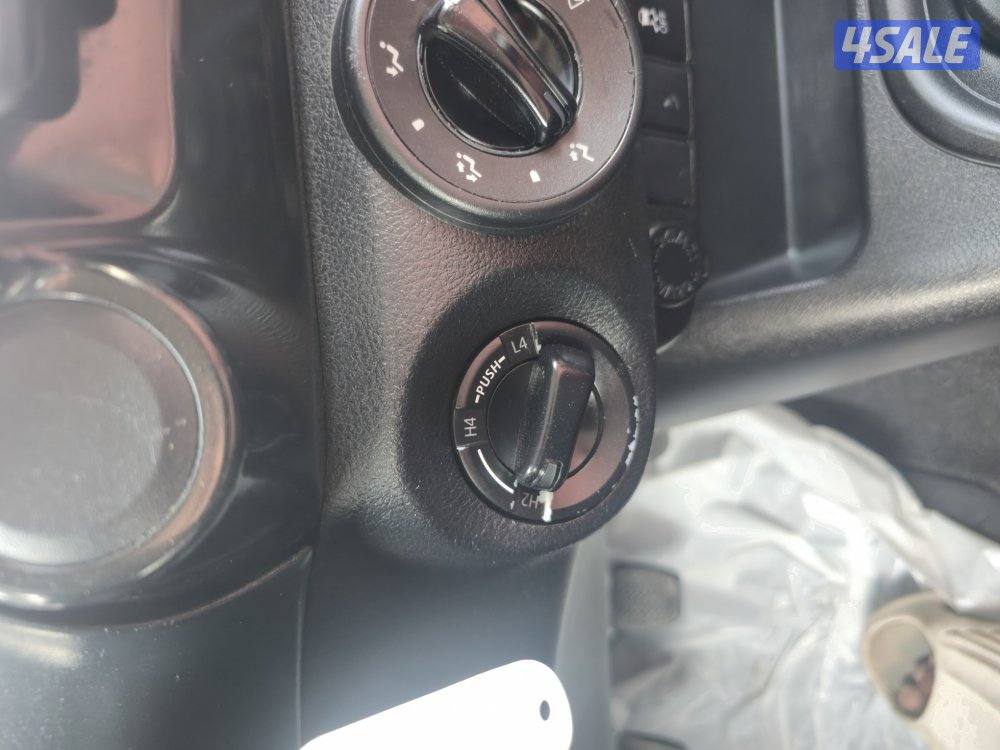 Toyota Hilux pick-up 2018 4x4 manual ( 73000 km )6