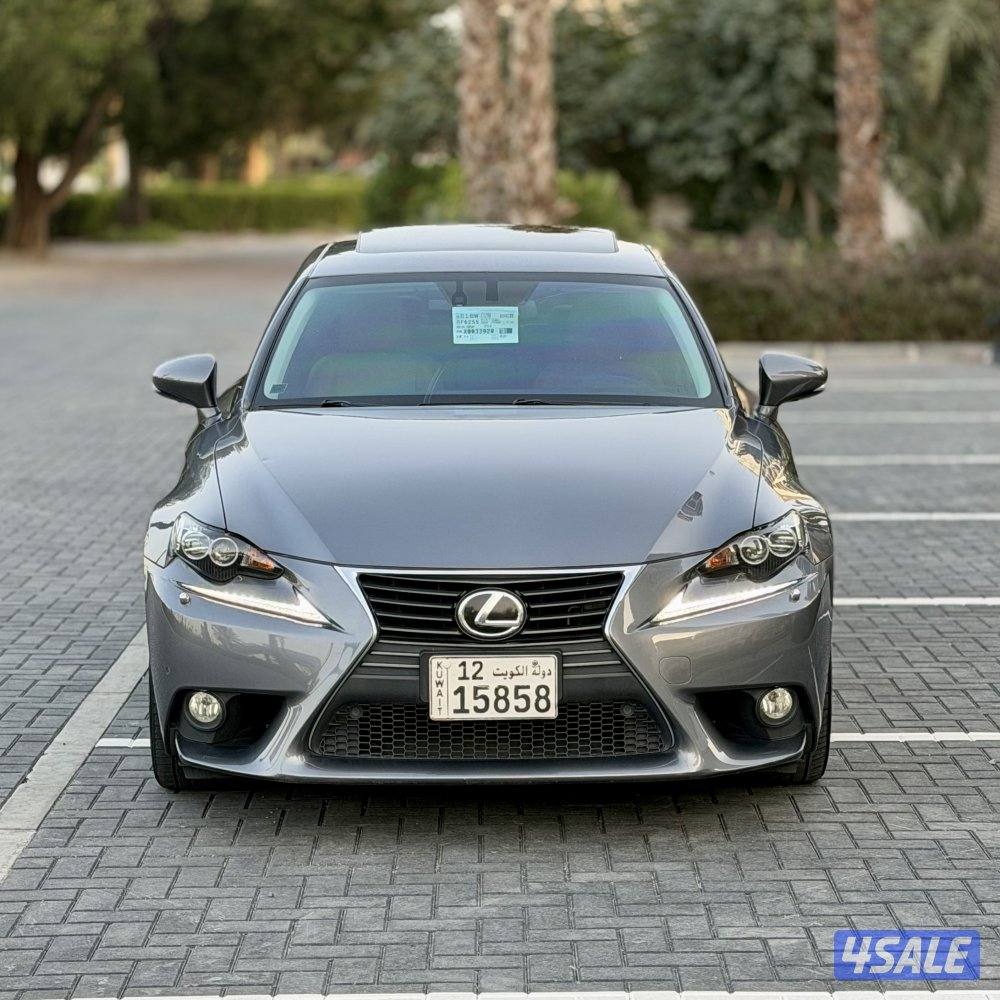 لكزس is250 فئة (70) عام / صبغ الوكالة / عداد 135 الف سيرفس وكالة1