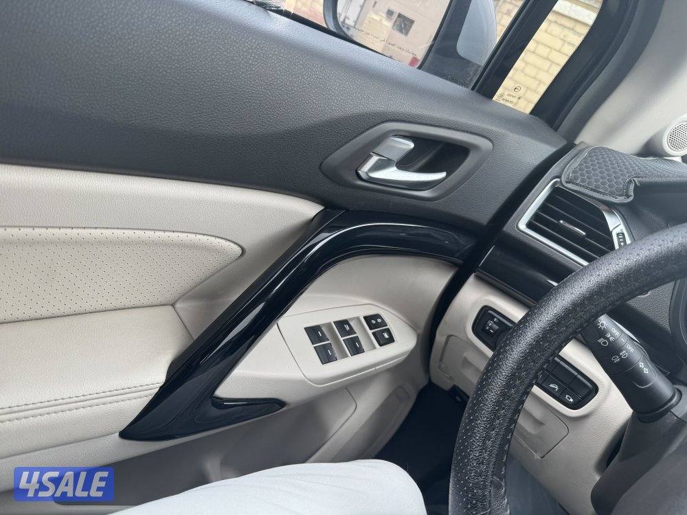 سيارة نظيفة gs4 2020ممشى قليل للبيع3