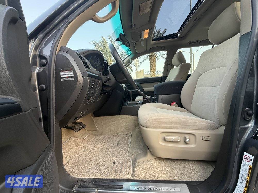 لاند كروزر GX.R عداد قليل 97 الف كم مخزن بحالة المصنع شرط الفحص2