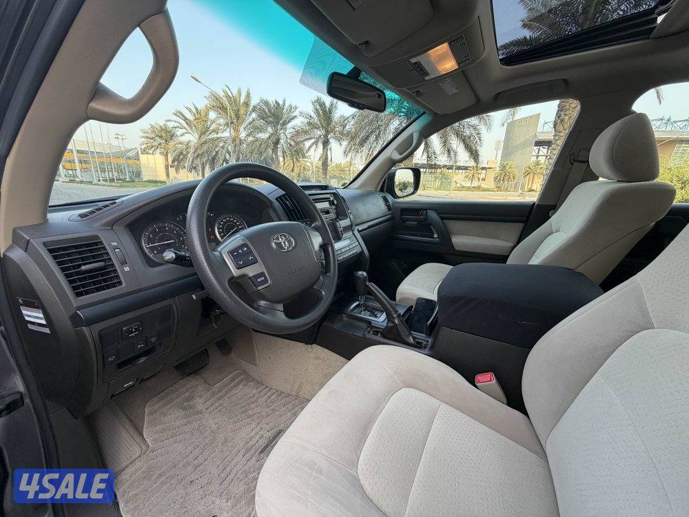 لاند كروزر GX.R عداد قليل 97 الف كم مخزن بحالة المصنع شرط الفحص3