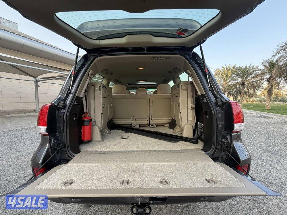 لاند كروزر GX.R عداد قليل 97 الف كم مخزن بحالة المصنع شرط الفحص8