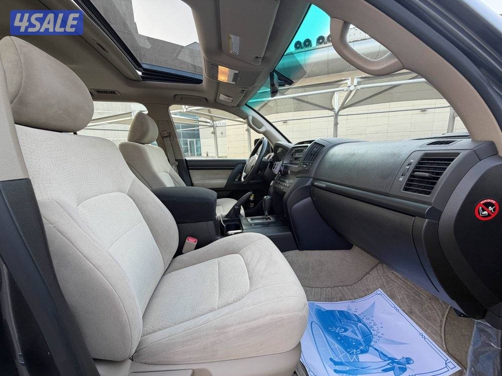 لاند كروزر GX.R عداد قليل 97 الف كم مخزن بحالة المصنع شرط الفحص14