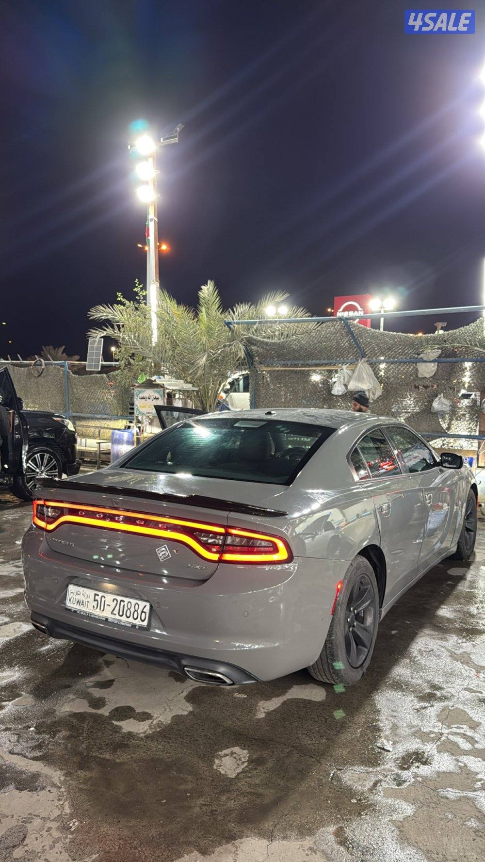 للبيع تشارجر ٢٠١٧ صبغ الوكاله ٦ سلندر عداد ٣٢٠ الف شرط الفحص2