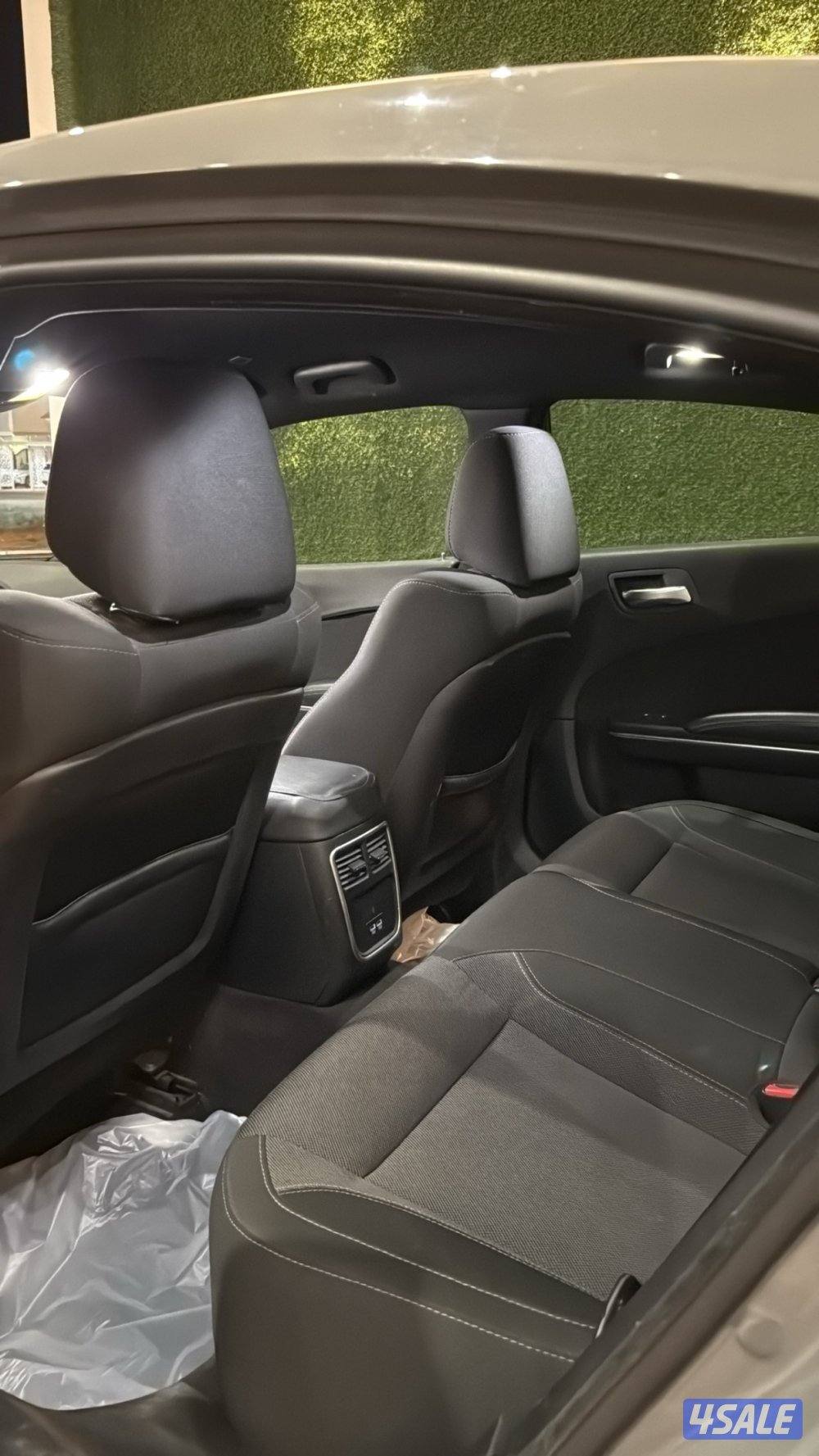 للبيع تشارجر ٢٠١٧ صبغ الوكاله ٦ سلندر عداد ٣٢٠ الف شرط الفحص3