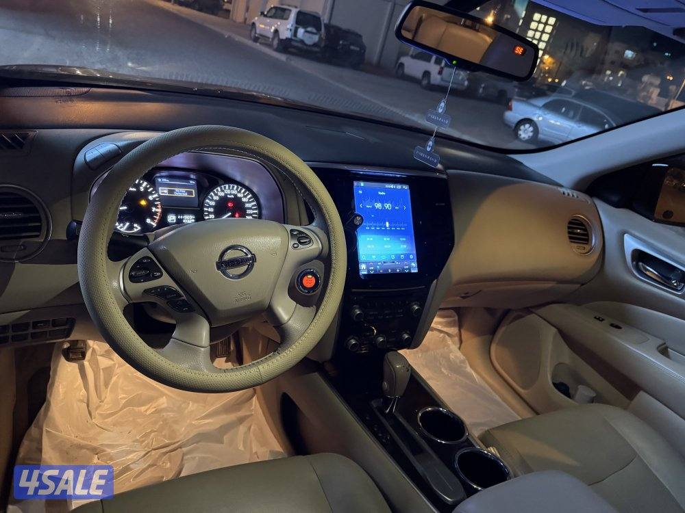 Nissan pathfinder 2014 full option  بحالة ممتازة1