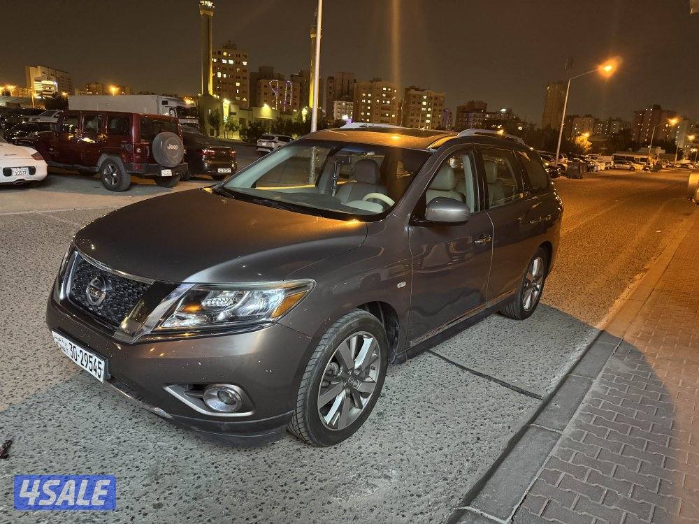 Nissan pathfinder 2014 full option  بحالة ممتازة6