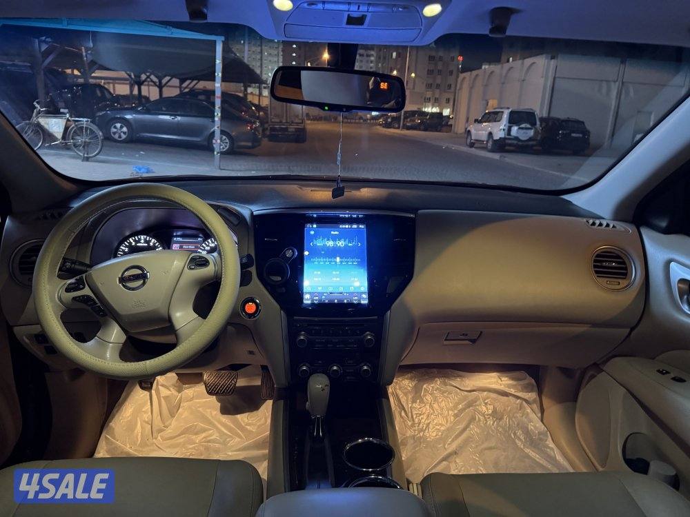 Nissan pathfinder 2014 full option  بحالة ممتازة8