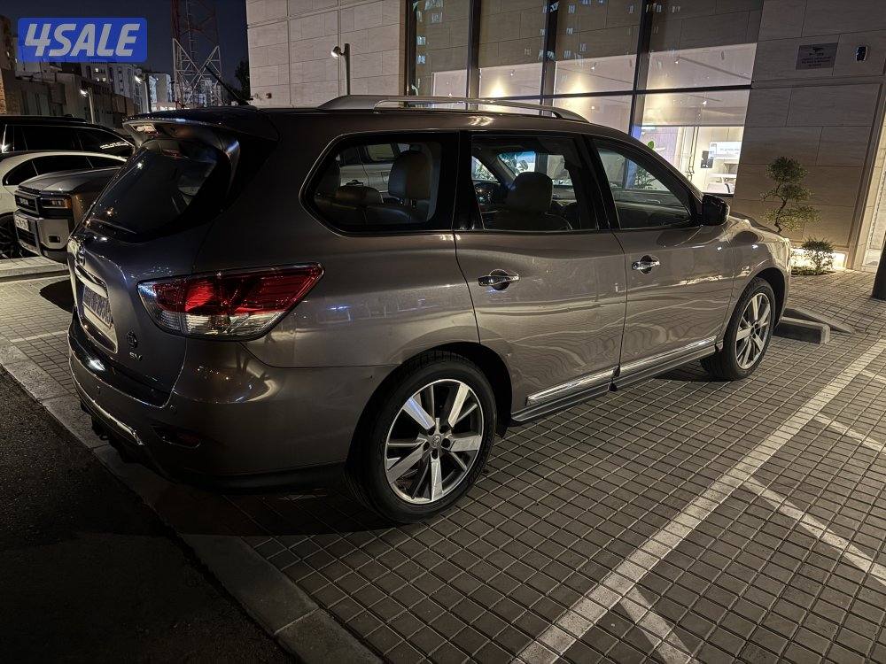 Nissan pathfinder 2014 full option  بحالة ممتازة9