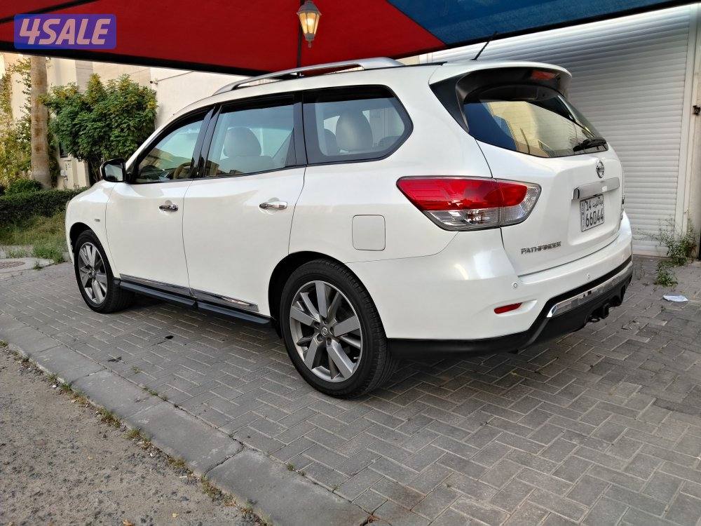 Nissan pathfinder4