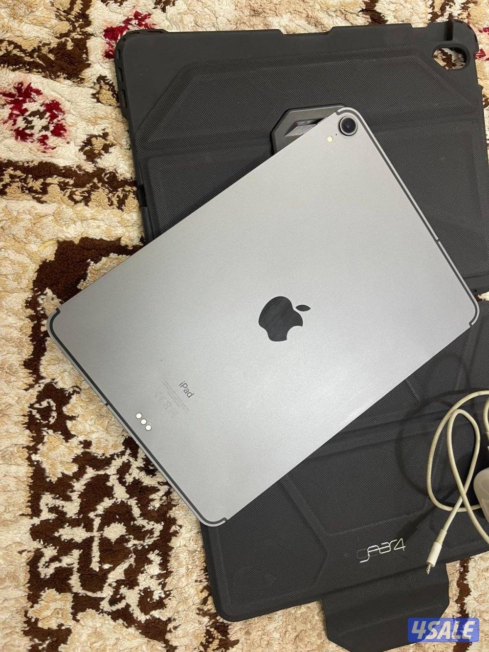 ايباد برو 11 انش 512 غيغا نظيف حيل مع الكفر والشاحن3