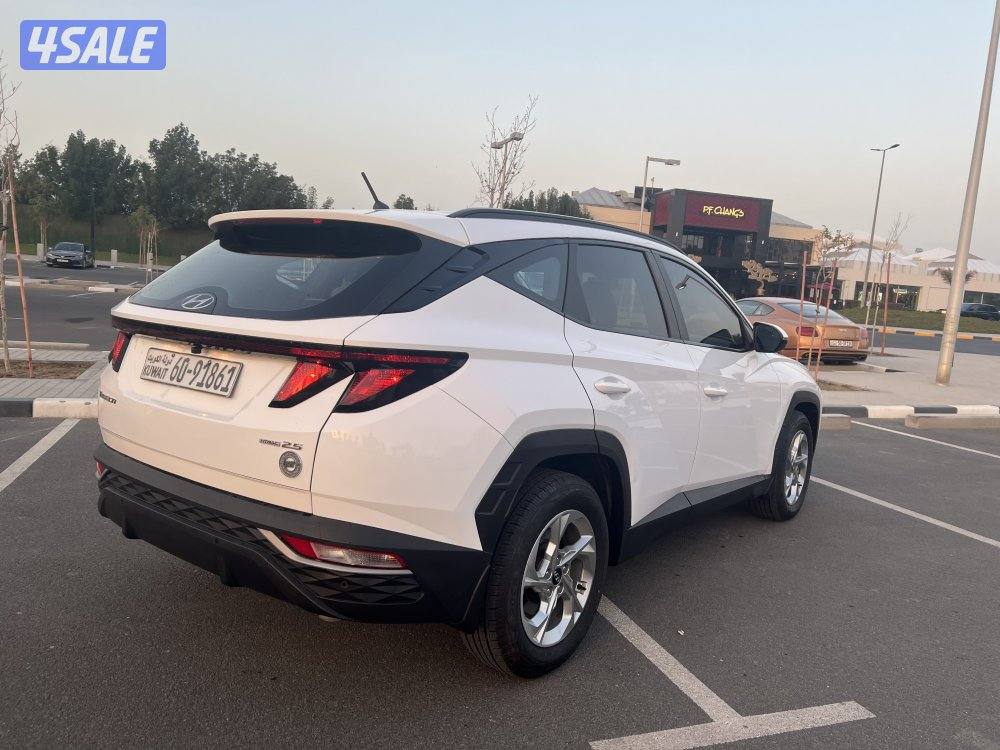 توسان 2023  ماشي ٨٠  ألف  بحالة جديدة سرفس منتظم بالوكالة3