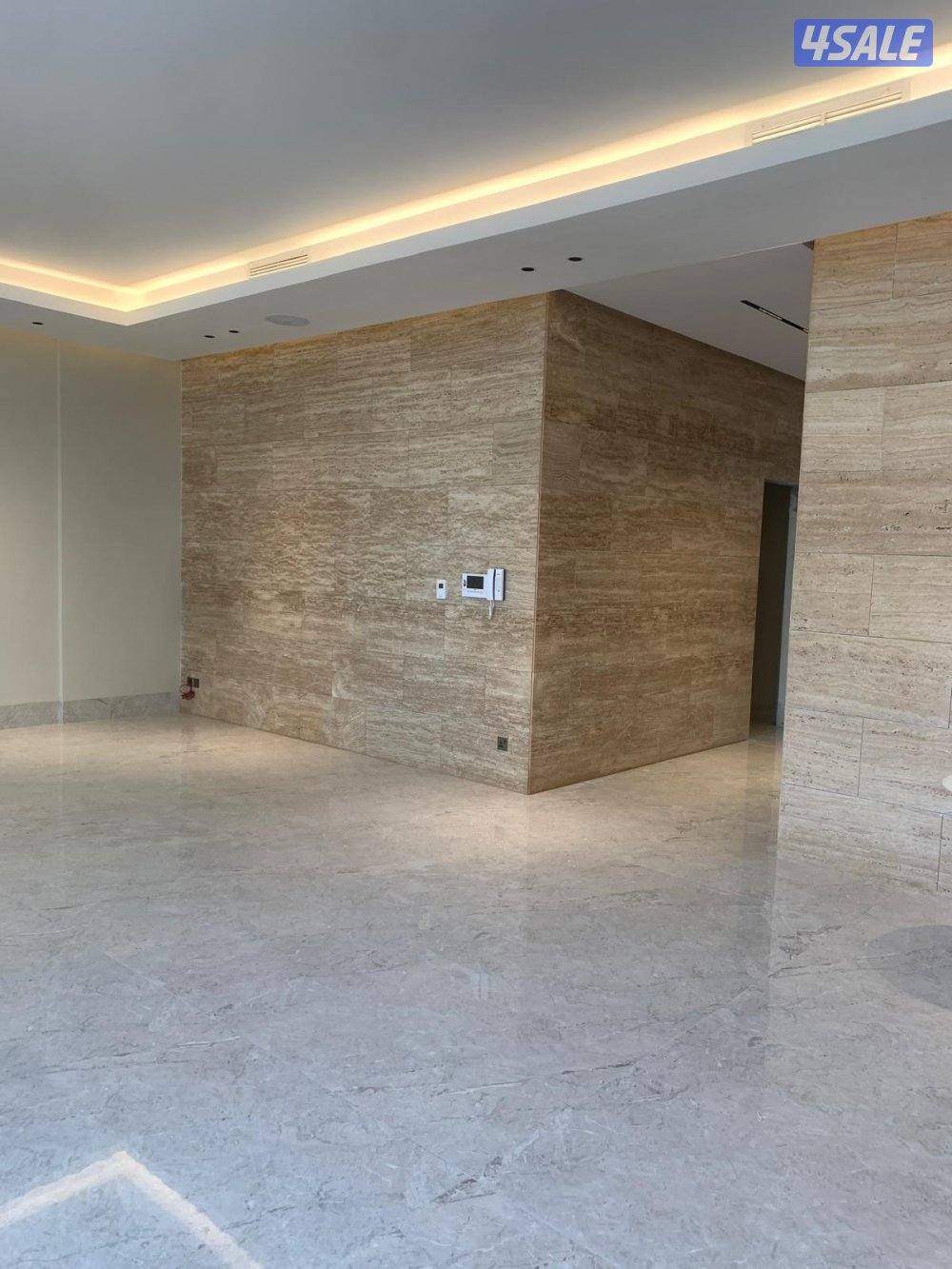 تركيب واجلي وتلميع جميع انوع الرخام ارضيات واحوائط ودراج3