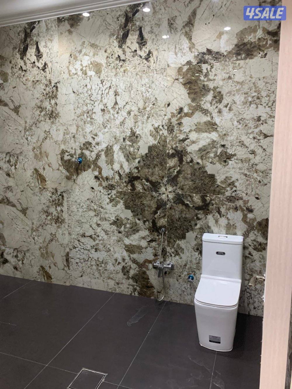 تركيب واجلي وتلميع جميع انوع الرخام ارضيات واحوائط ودراج12