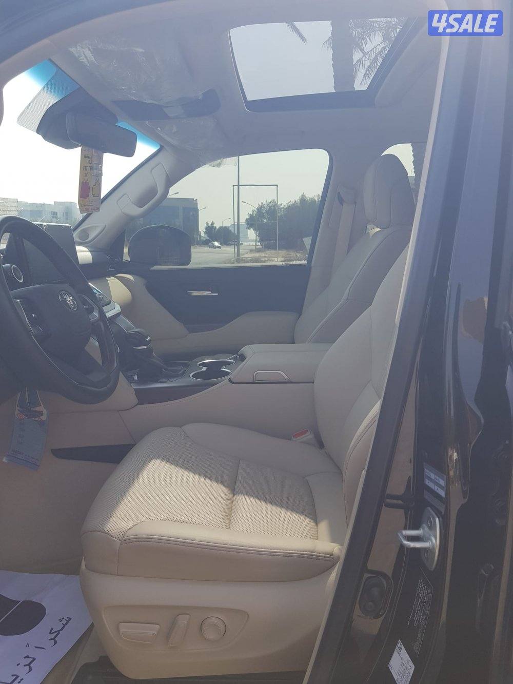 للبيع تويوتا لاندكروز AERO s s موديل 2024 عداد 43 صبغ وكالة تحت الكفال4