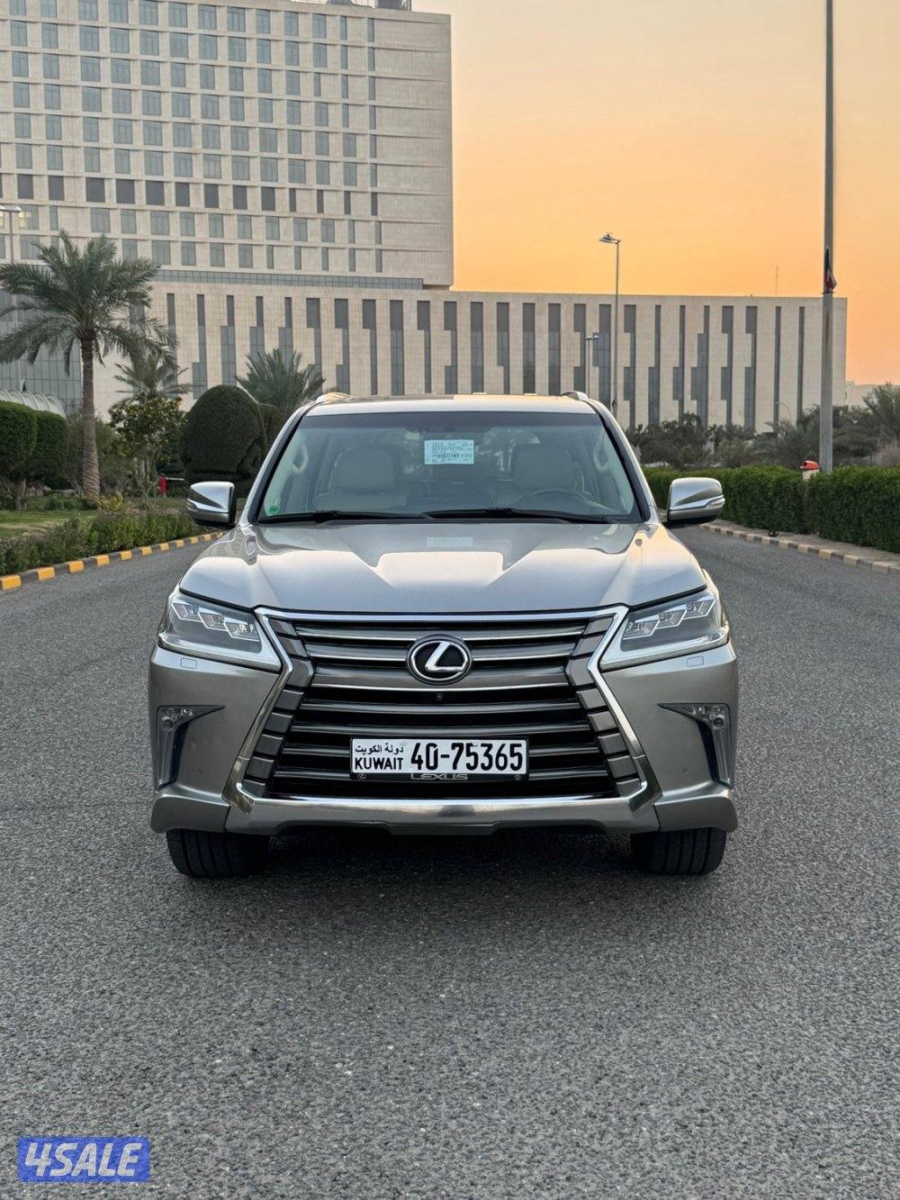 لكزس LX570  الساير الدرجه الثانيه.4