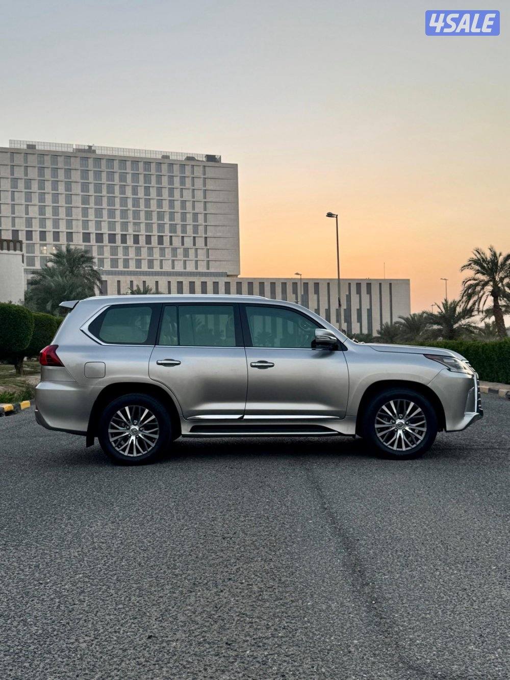 لكزس LX570  الساير الدرجه الثانيه.7