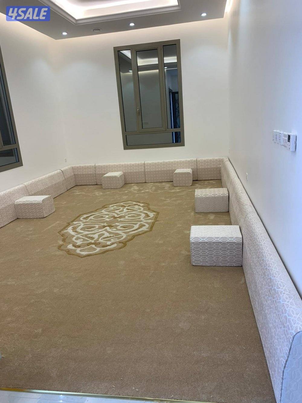 سجاد قص ساده ومشجر مساند ظهر بقلي وسعود نقشات حفر يدوي حسب الطلب اسعار13