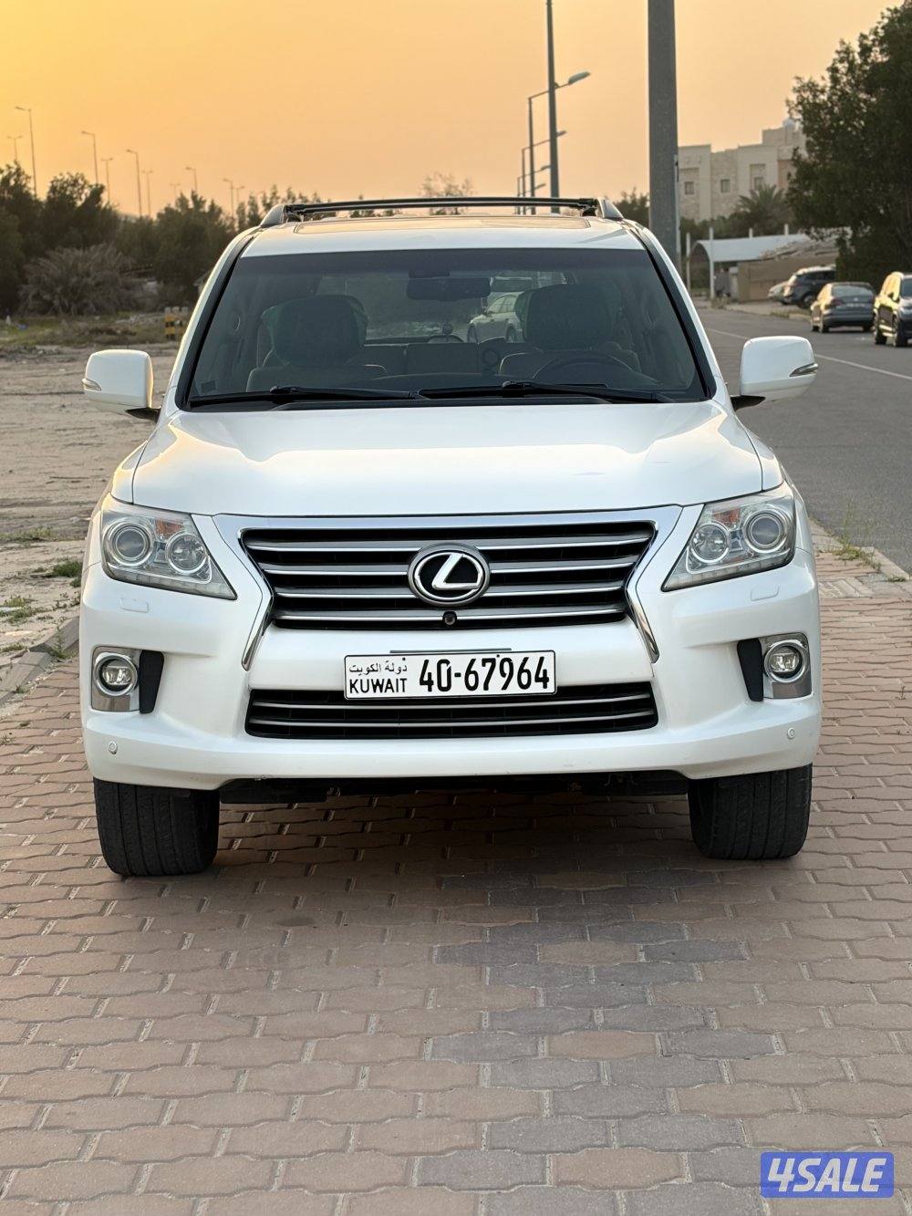 لكزس 2014 LX570 بحاله نادره1