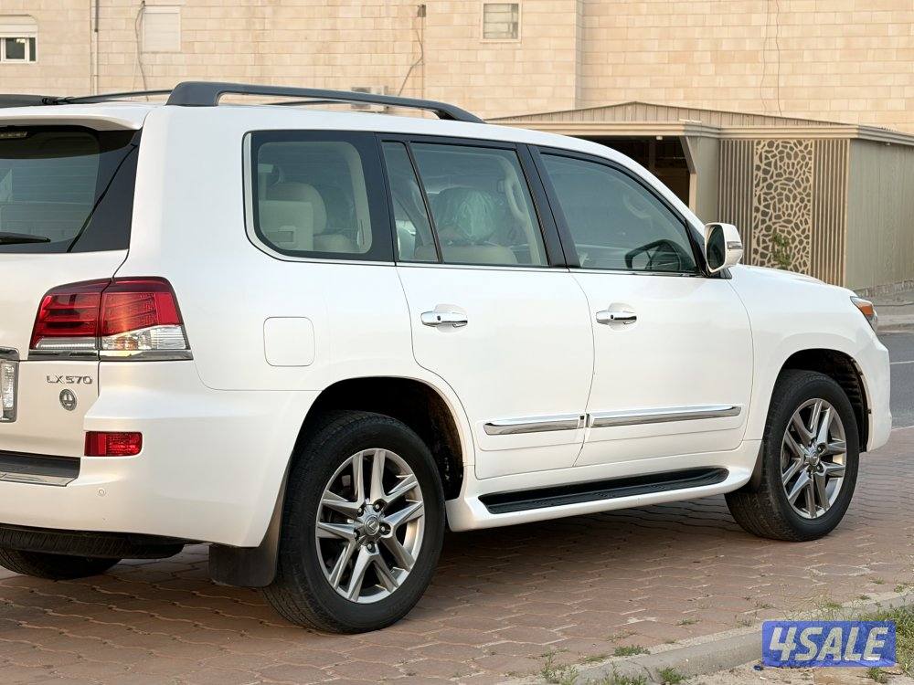 لكزس 2014 LX570 بحاله نادره5