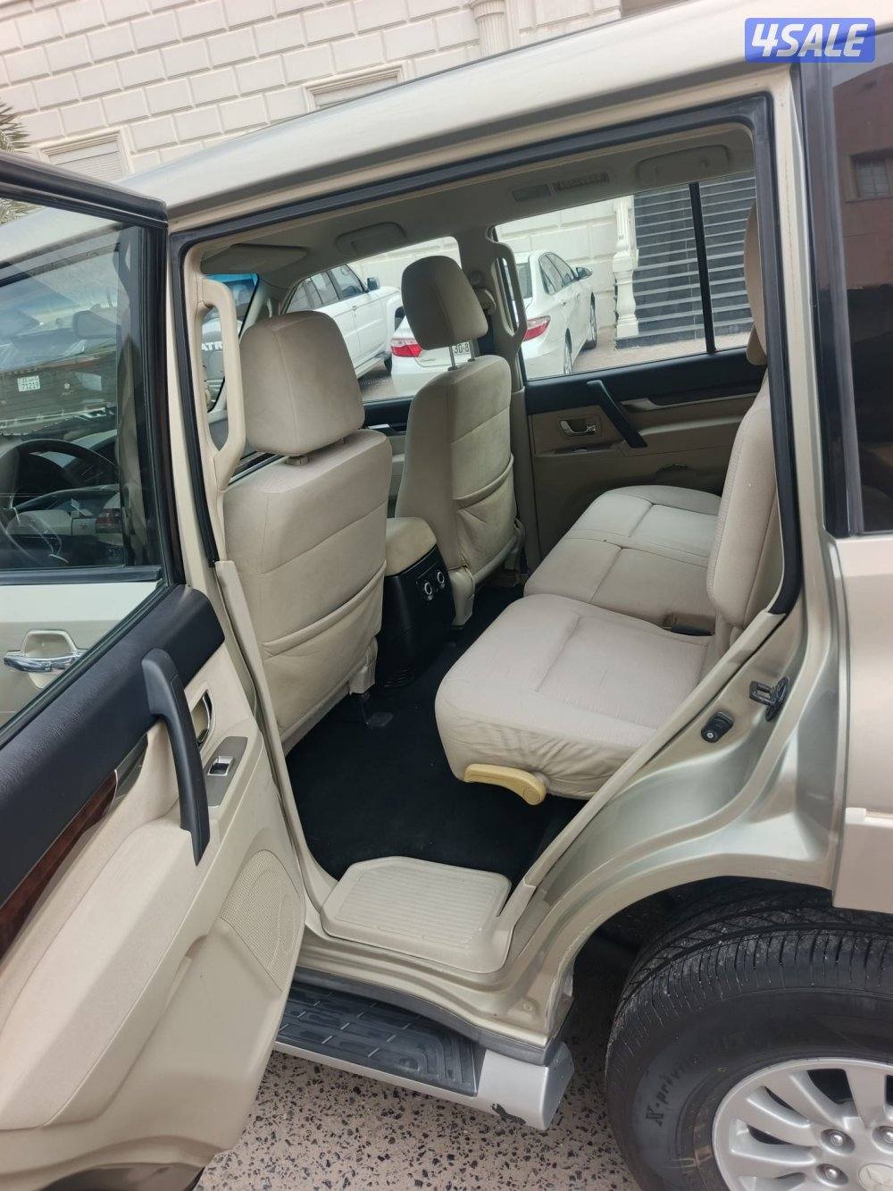 للبيع باجيرو ٢٠١٠ شرط الفحص قير مكينه شاصي صبغ الوكاله3