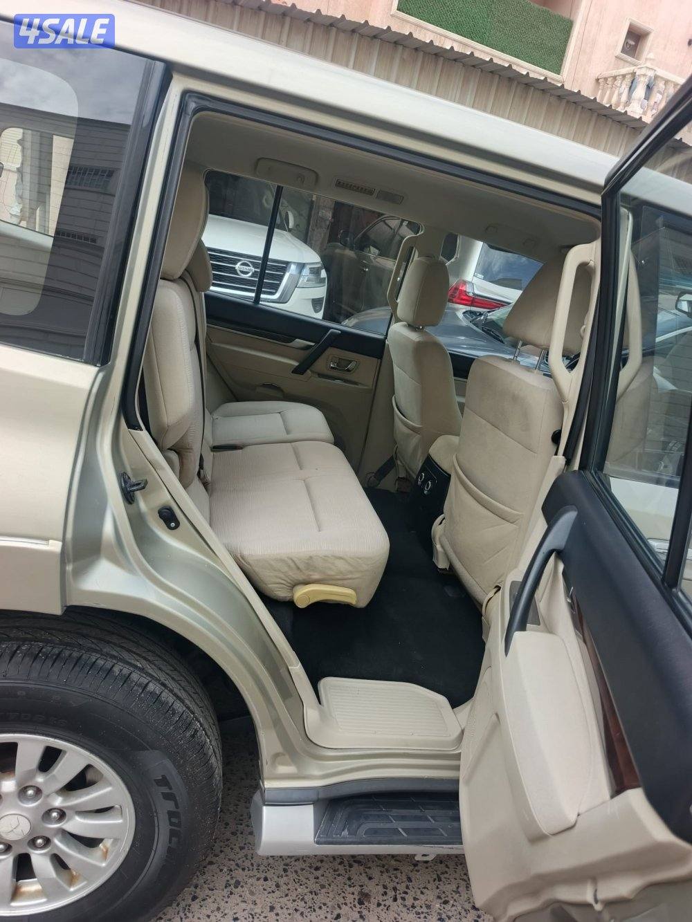 للبيع باجيرو ٢٠١٠ شرط الفحص قير مكينه شاصي صبغ الوكاله4