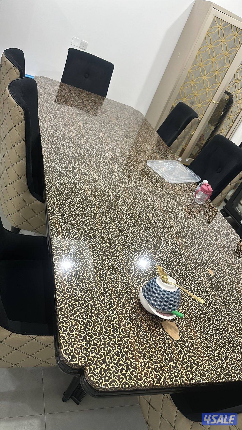 8chair dinning bofa and mirror0