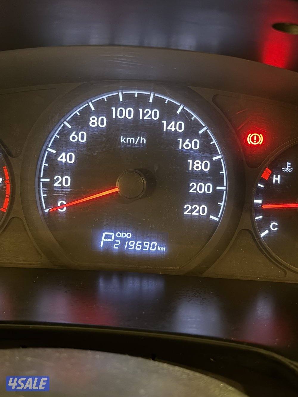 H1 للبيع 2016 بحالة ممتازة شرط الفحص5