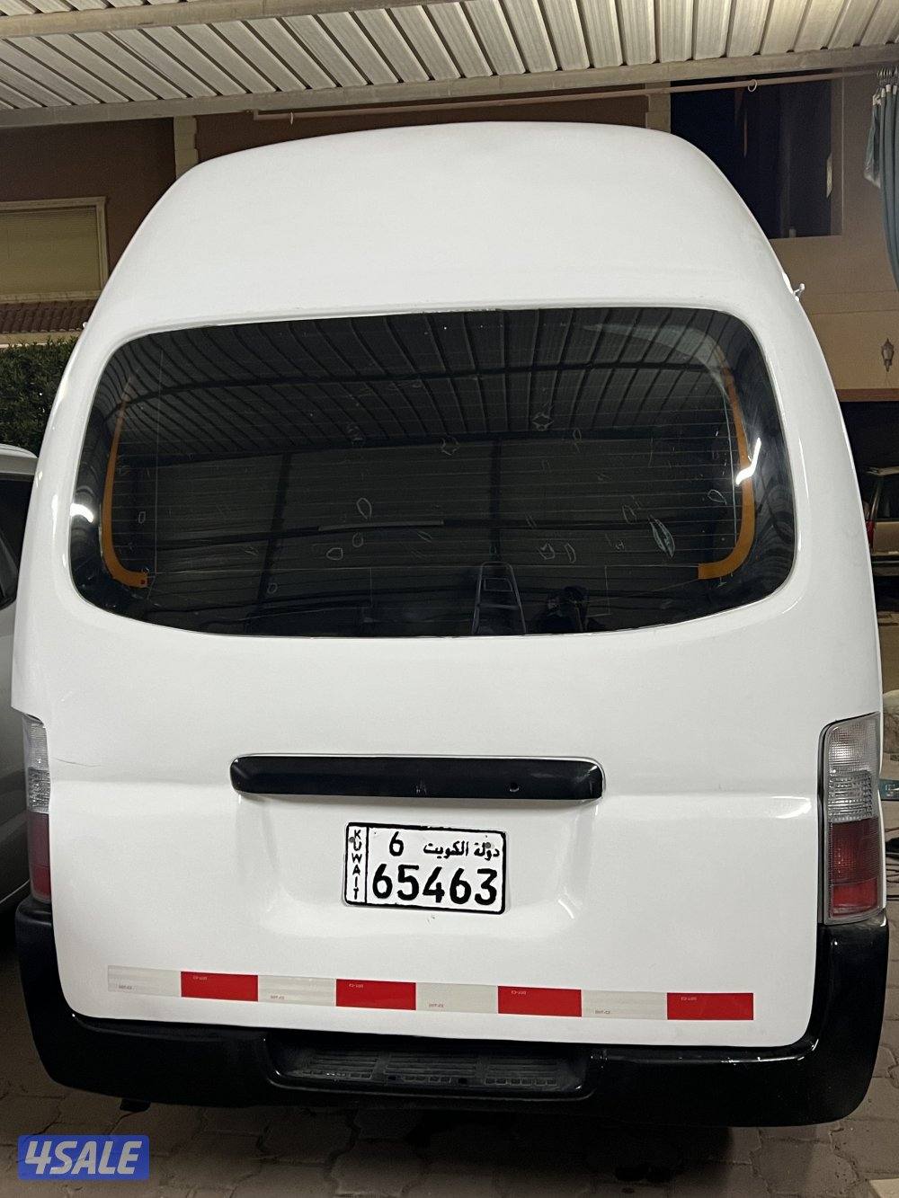 باص نيسان 20043