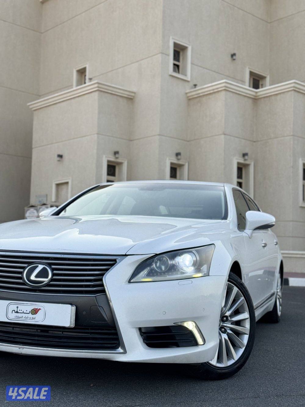 لكزس LS 460 لارج موديل 2013 صبغ الوكاله2