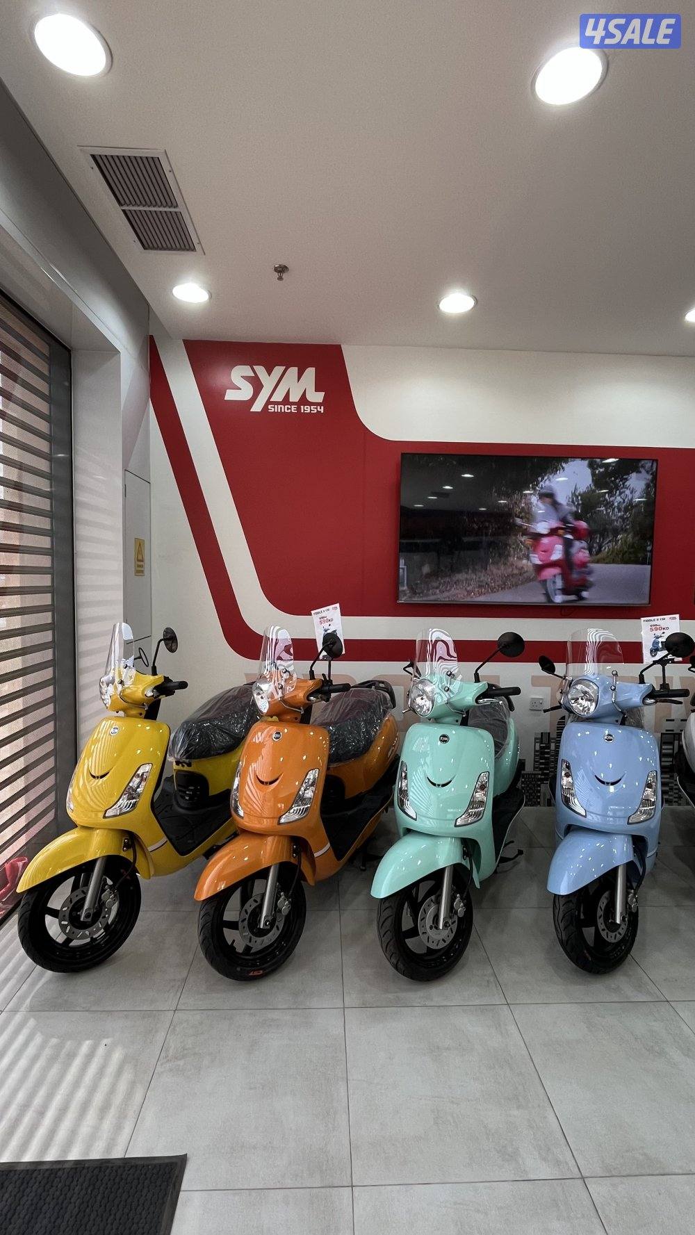 للبيع دراجات فيسبا SYM Fiddle II 1500