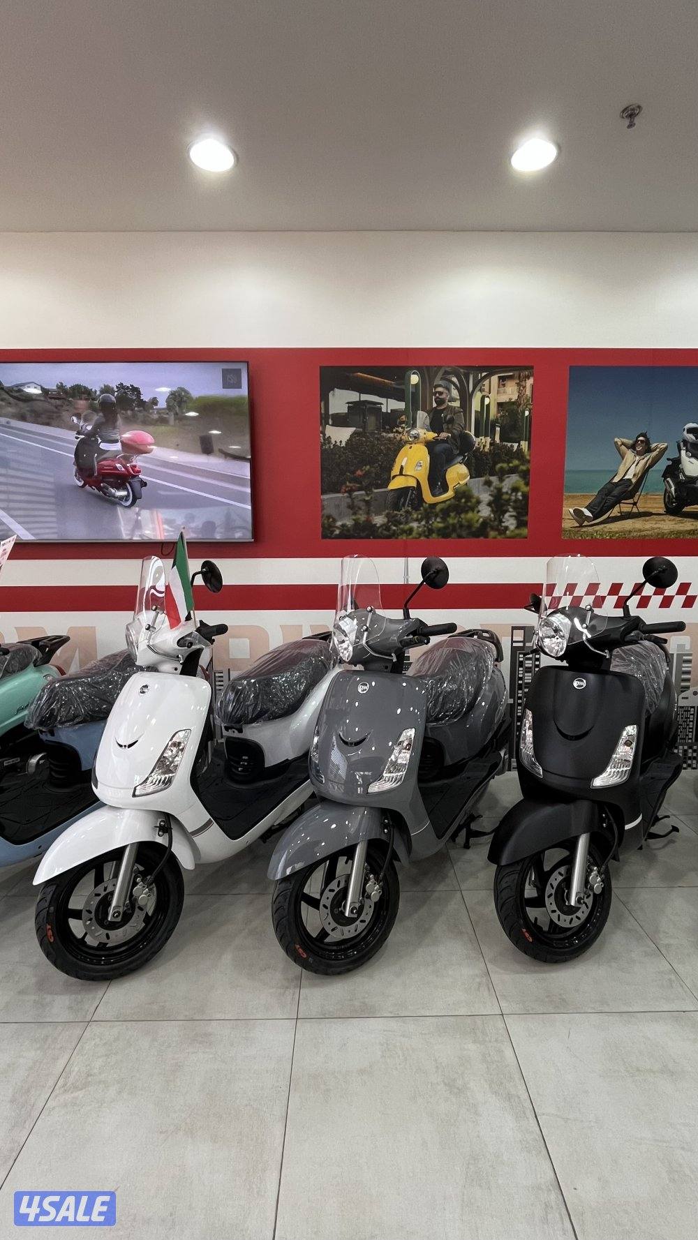 للبيع دراجات فيسبا SYM Fiddle II 1501