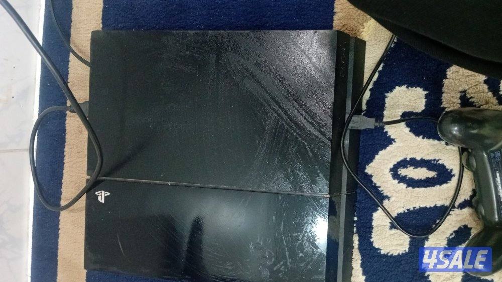 جديد نضيف استعمل شهر مو مفتوح يددتين الوريات سوني فور1