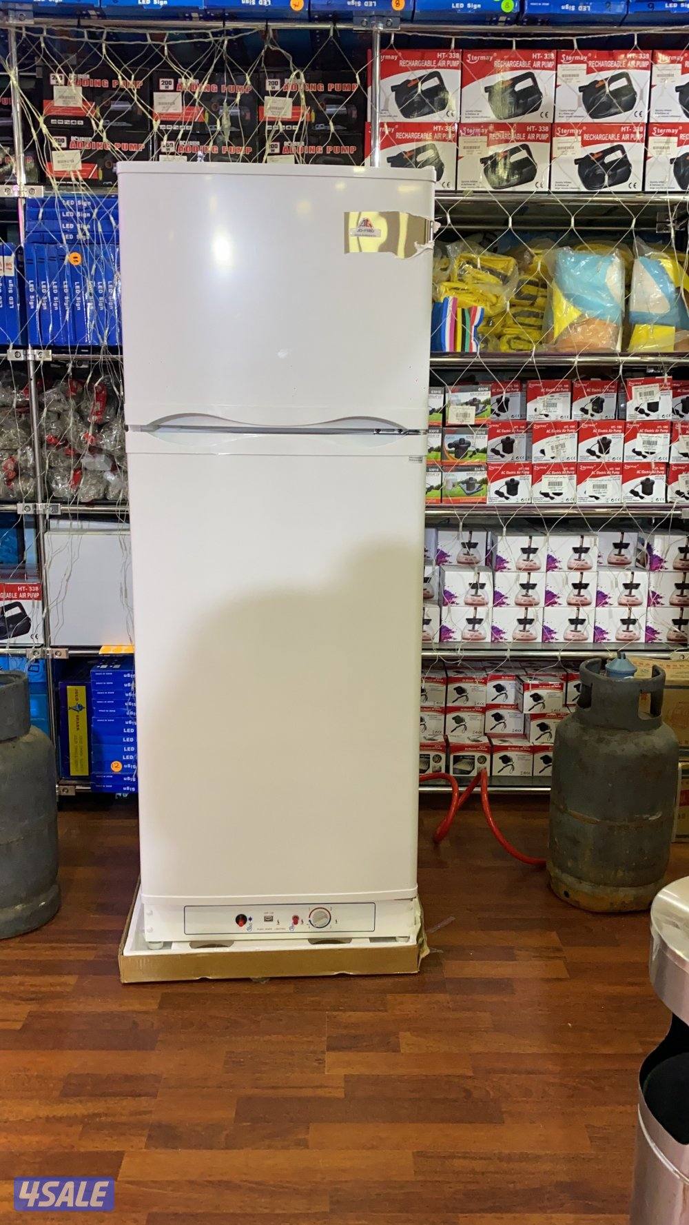 ثلاجه تعمل  بالغاز  والكهرباء4