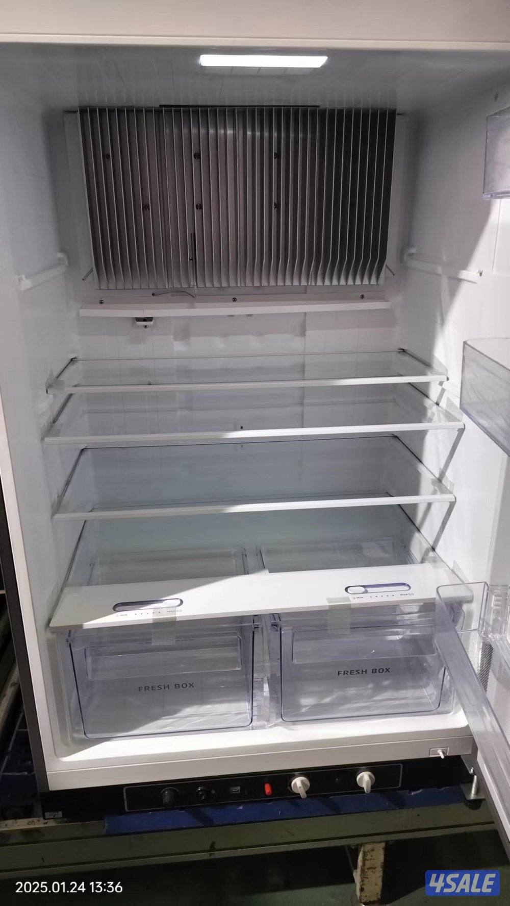 ثلاجه تعمل  بالغاز  والكهرباء10