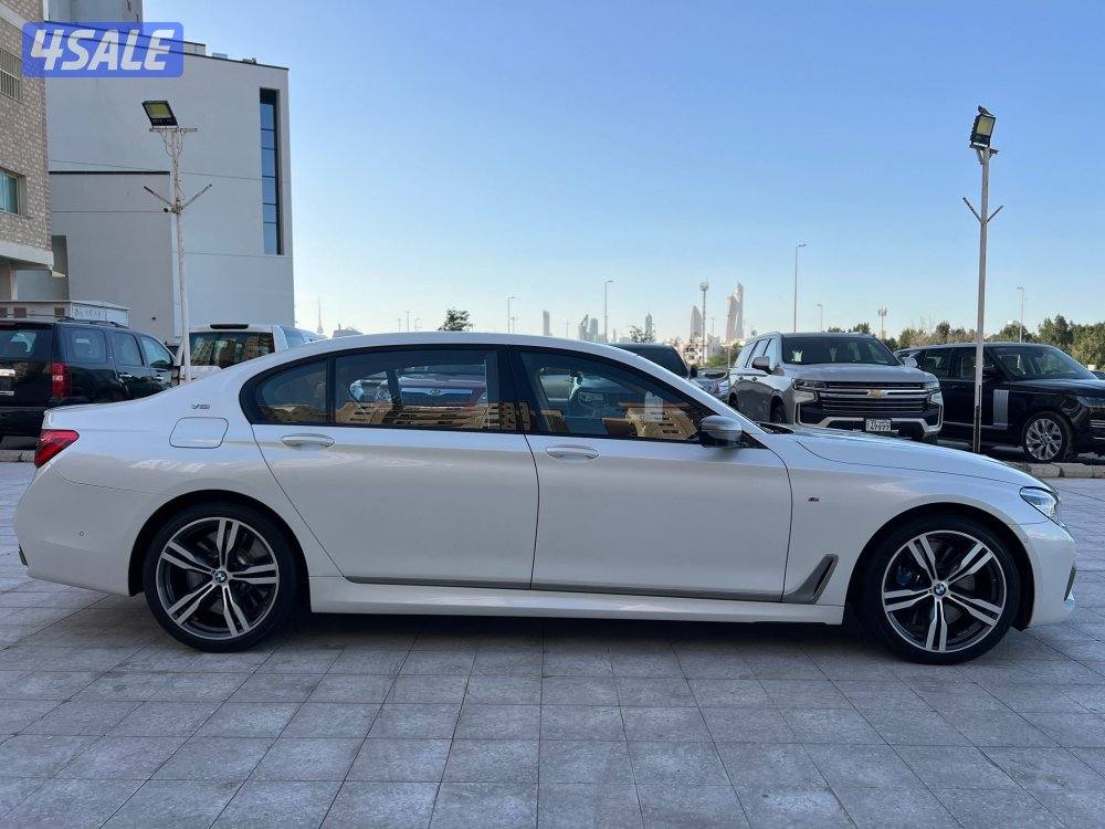 بي ام 2018باور Li760M ماشي70 الف صبغ الوكاله كامل المواصفات شرط الفحص4