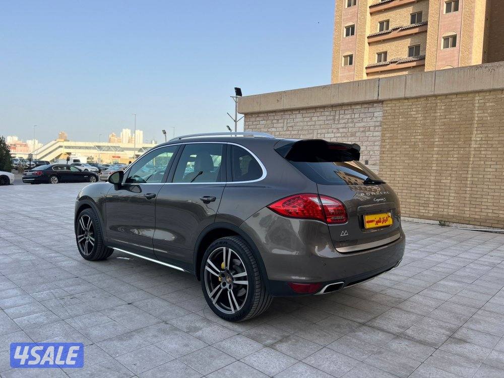 بورش 2014 كايين S بحالة الوكاله كامل المواصفات شرط الفحص7