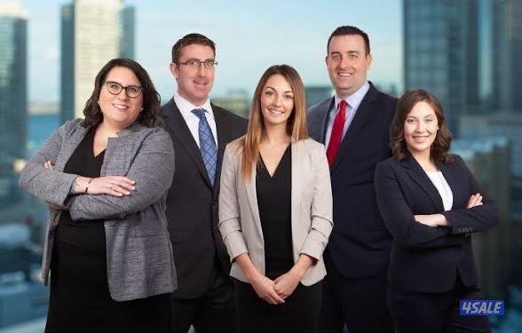 مطلوب محاسب و موظفات استقبال دوام كامل  واتس اب فقط0