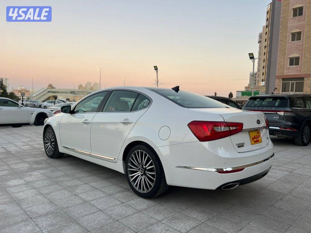 كيا 2014 كادينزا بحالة الوكاله ماشي 80 الف صبغ الوكاله شرط الفحص7