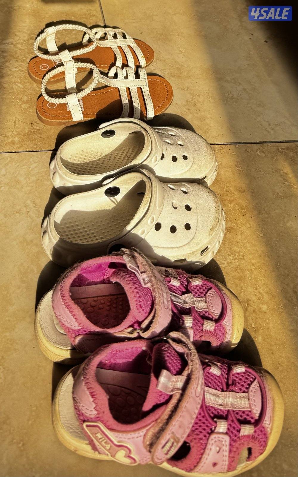 Used/good condition shoes for girls 1-2 years old (5kd)each picture3