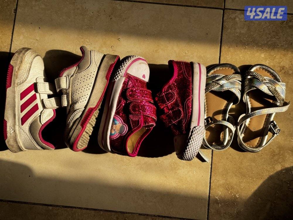 Used/good condition shoes for girls 1-2 years old (5kd)each picture4
