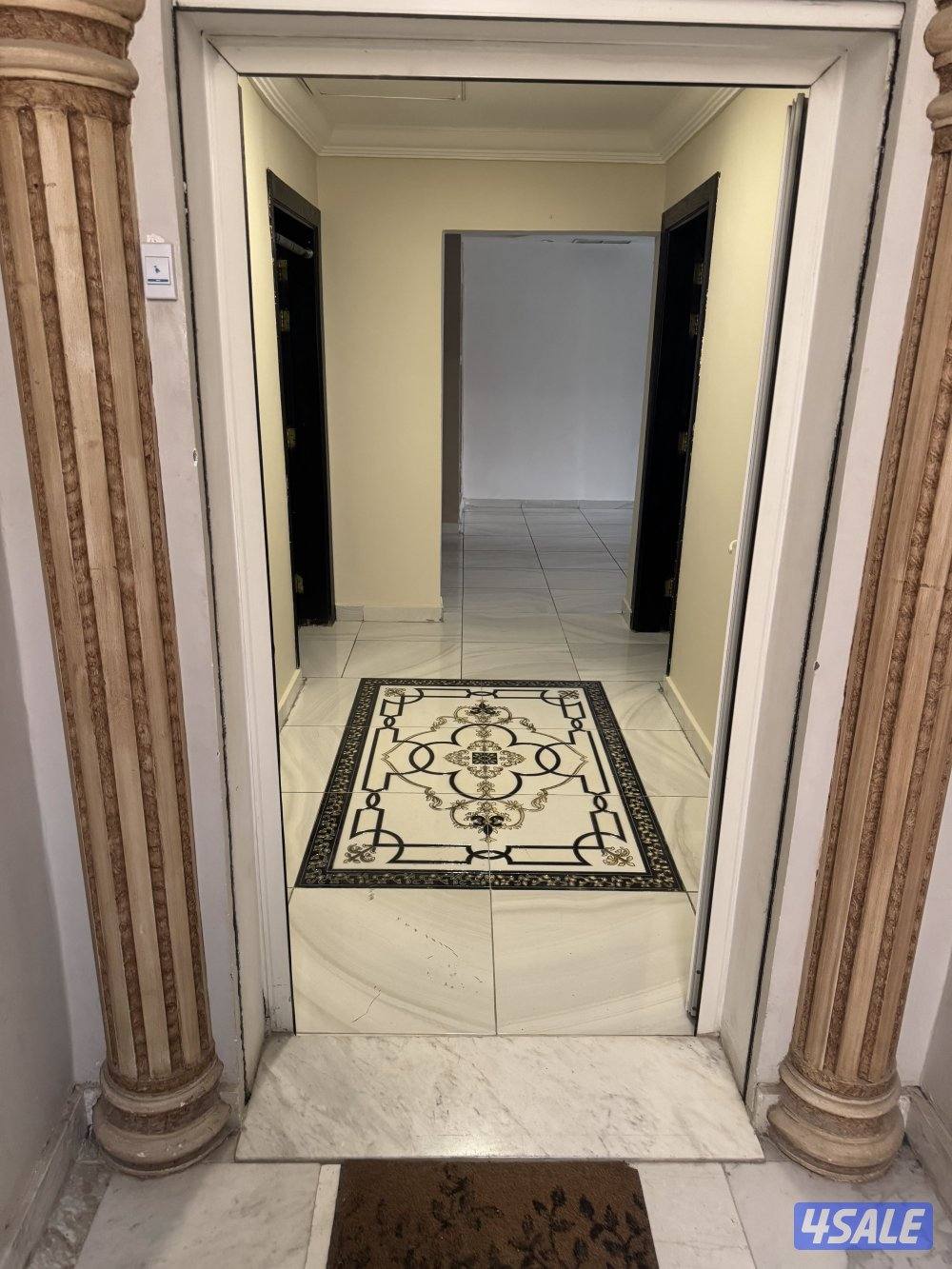 دور اول تشطيب ممتاز اصنصيل ٥ غرف ٥ حمامات مطبخ مجهز سطح خدمات خارجي2