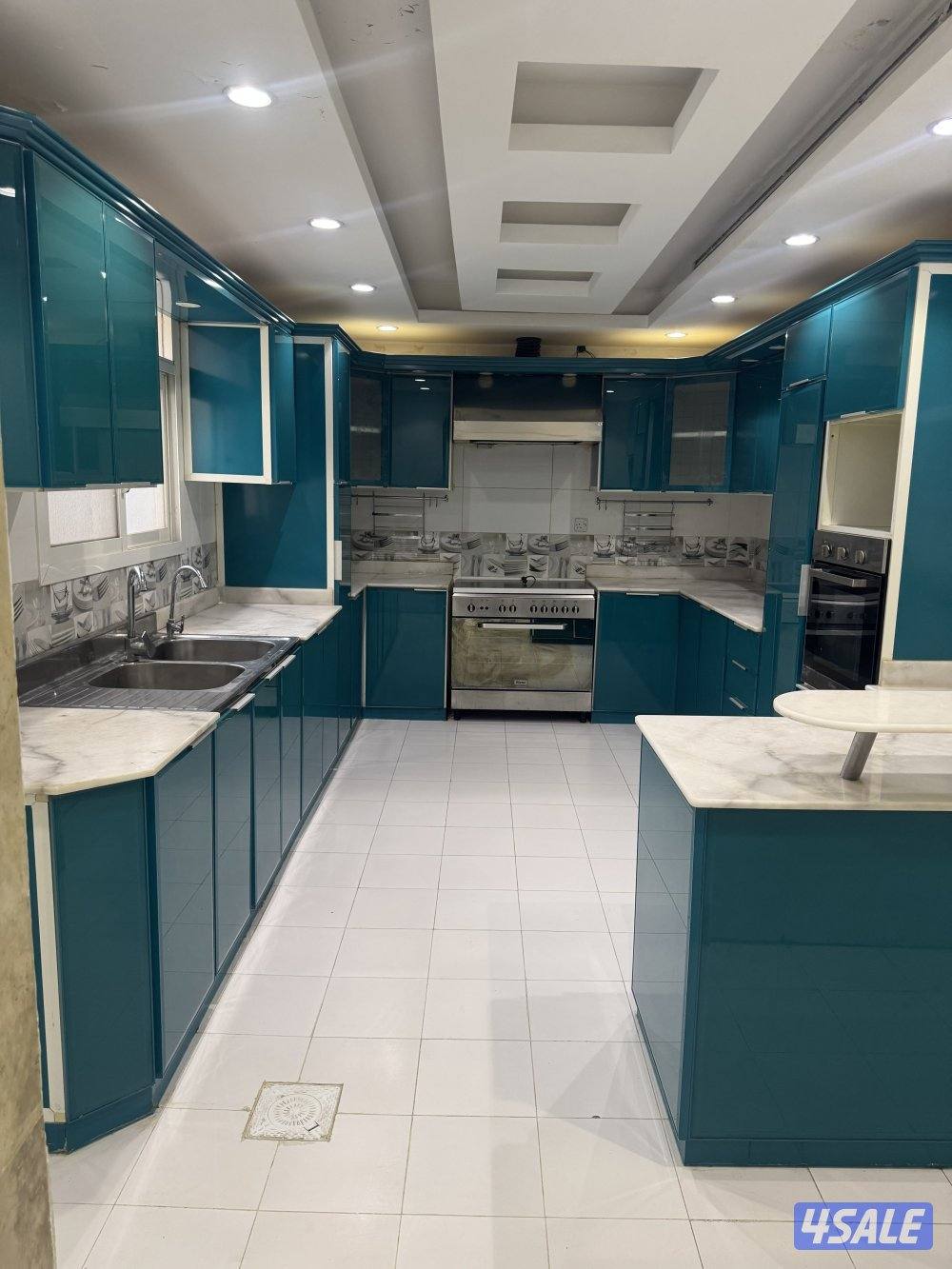 دور اول تشطيب ممتاز اصنصيل ٥ غرف ٥ حمامات مطبخ مجهز سطح خدمات خارجي14