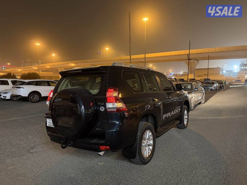 برادو 2017 لون اسود ماشي 145 شرط الفحص كل شي واضح والفحص موجود0