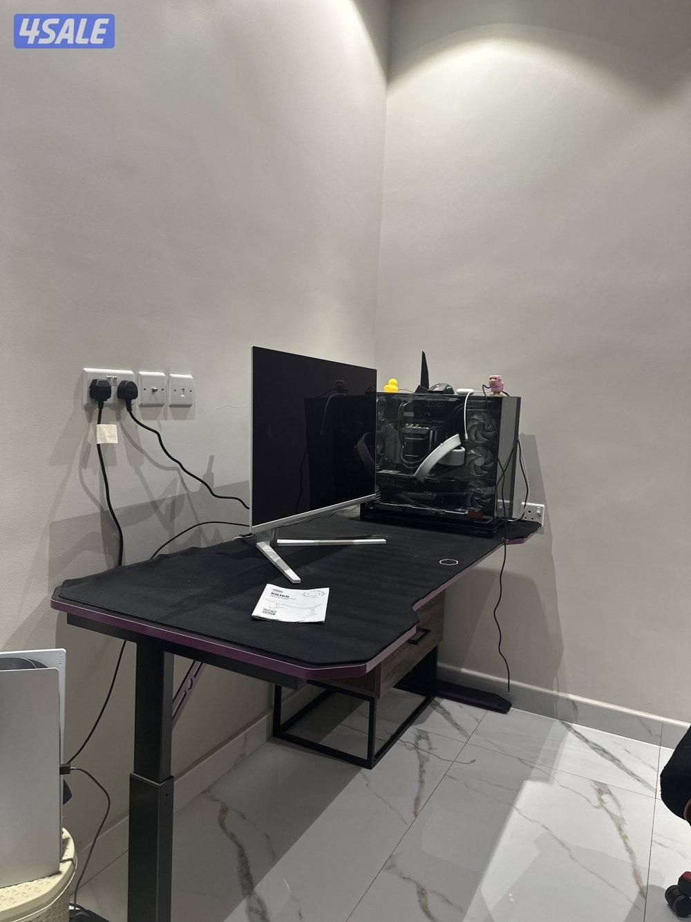 طاولة جيمينج بحجم  كبير و مرتفعة معى ماوس باد بنفس حجم الطاولة Gd1600