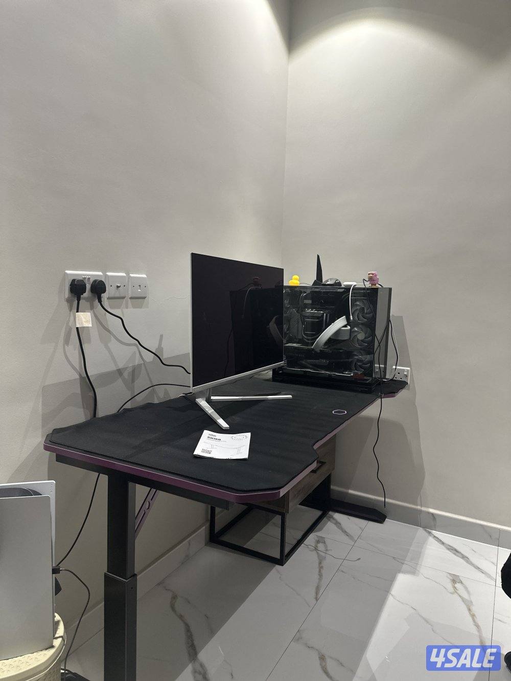 طاولة جيمينج بحجم  كبير و مرتفعة معى ماوس باد بنفس حجم الطاولة Gd1601