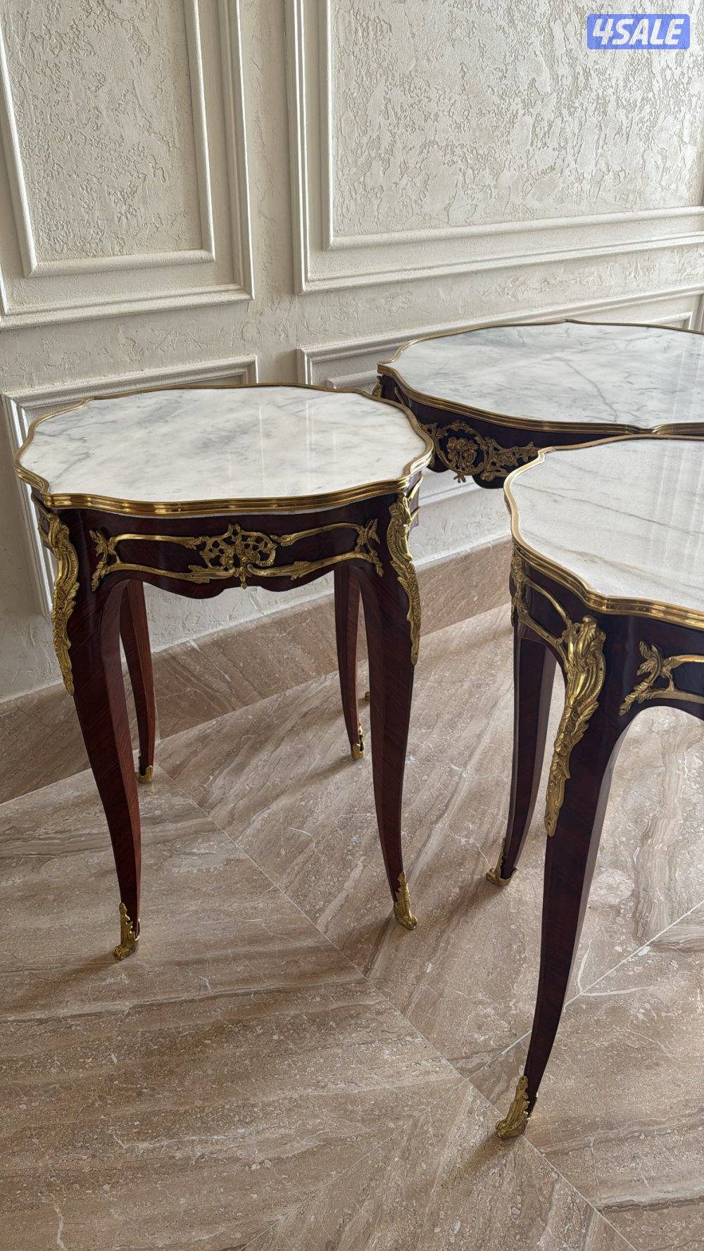 طاولات انتيك كبار4