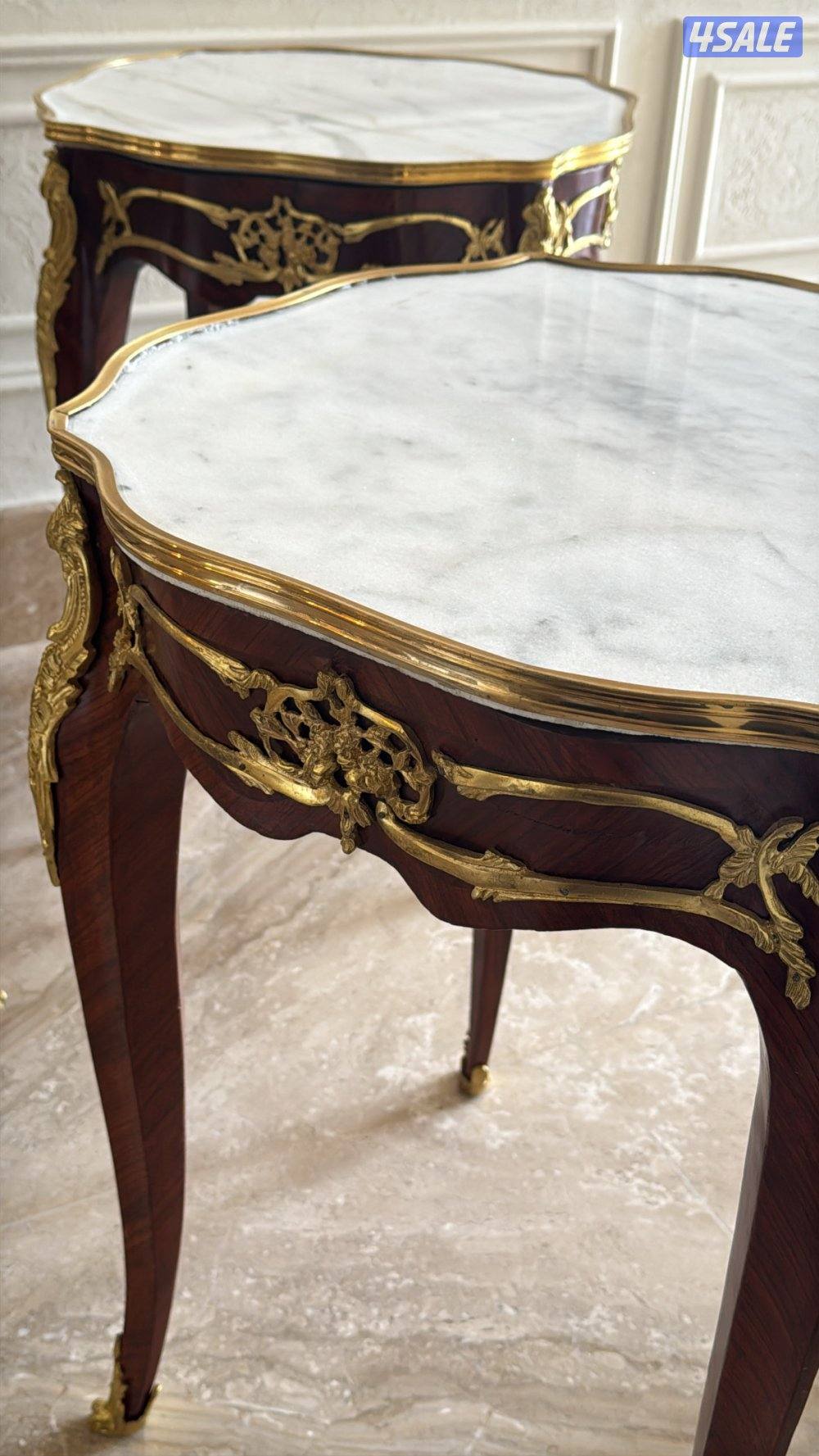 طاولات انتيك كبار6